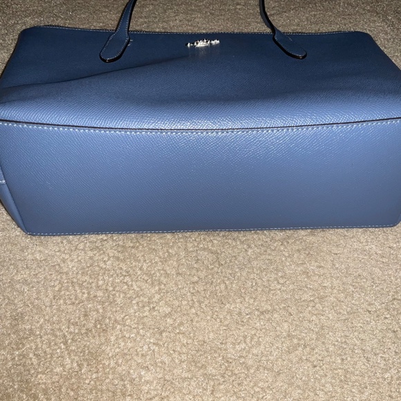 Coach shoulder bag with zipper close - Picture 3 of 4